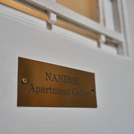 Nanirol Apartment At Gellert Bath Budapesta Exterior foto